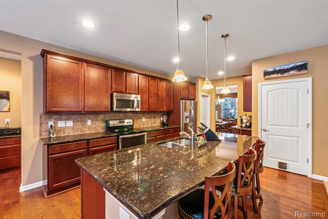 Builiding view twenty one for 146 Crosbie, Lake Orion, MI. 48362