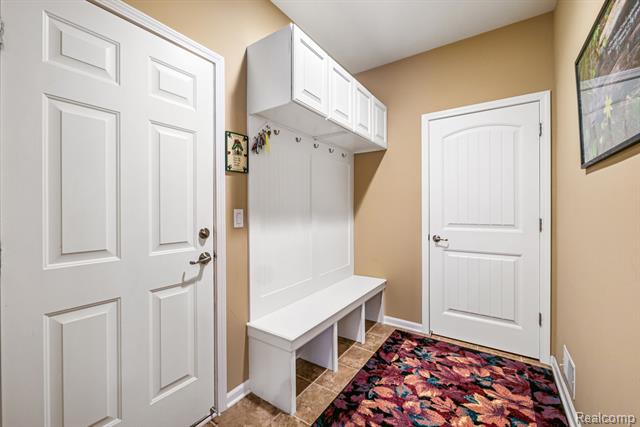 Builiding view twenty seven for 146 Crosbie, Lake Orion, MI. 48362