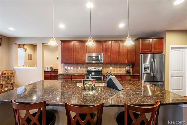 Builiding view twenty for 146 Crosbie, Lake Orion, MI. 48362