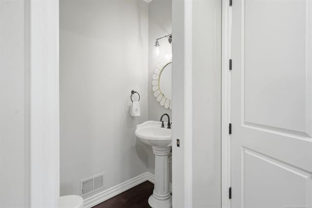 Builiding view eight for 922 Chelsea, Oxford, MI. 48371