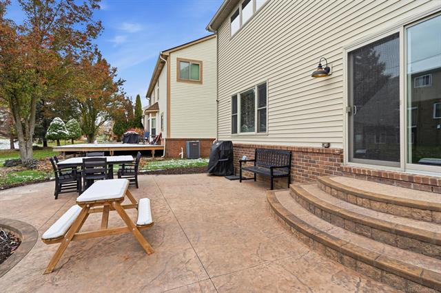 Builiding view nineteen for 922 Chelsea, Oxford, MI. 48371