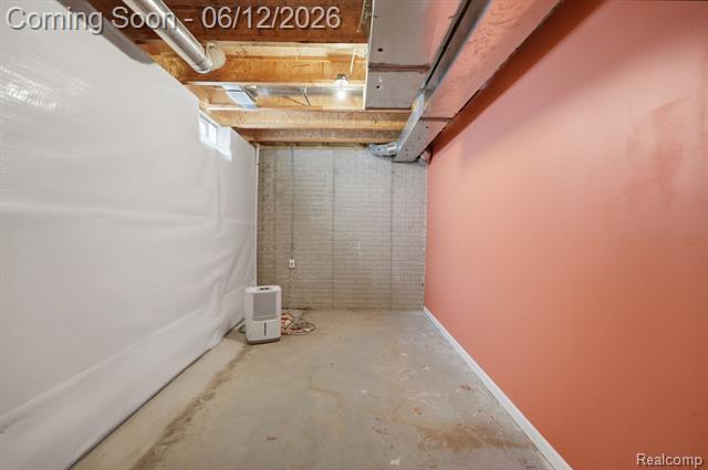 Builiding view twenty two for 311 Ferry, Pontiac, MI. 48341
