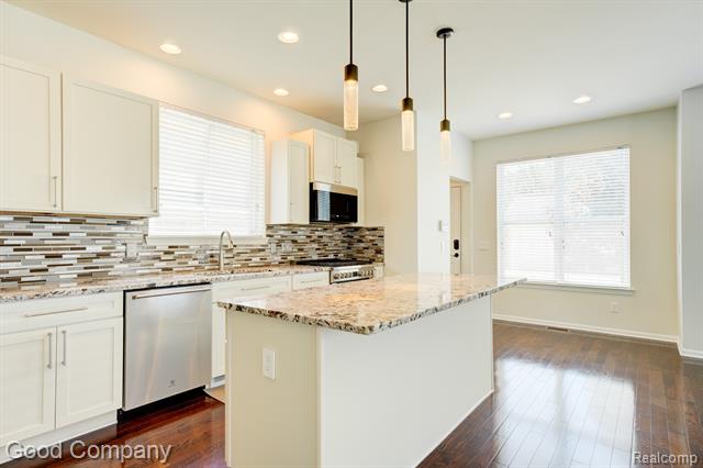 Builiding view thirty four for 820 Baldwin, Royal Oak, MI. 48067