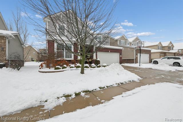 Builiding view five for 27316 Victoria, Novi, MI. 48374