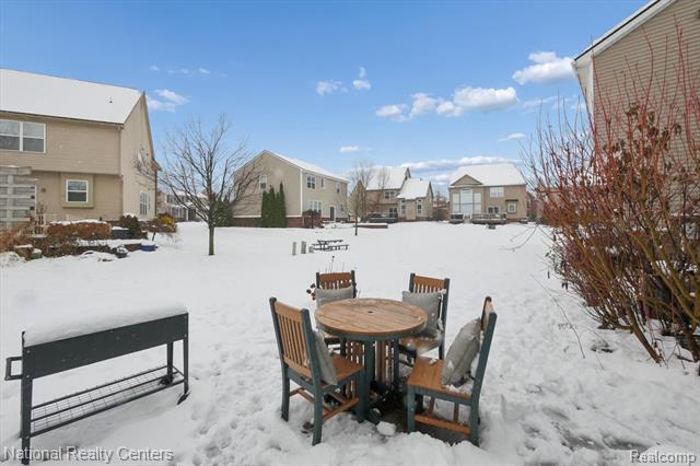 Builiding view forty six for 27316 Victoria, Novi, MI. 48374