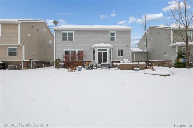 Builiding view forty three for 27316 Victoria, Novi, MI. 48374