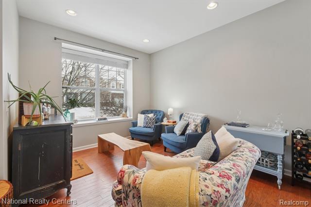 Builiding view ten for 27316 Victoria, Novi, MI. 48374