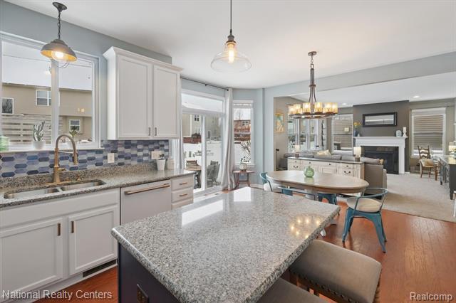 Builiding view three for 27316 Victoria, Novi, MI. 48374