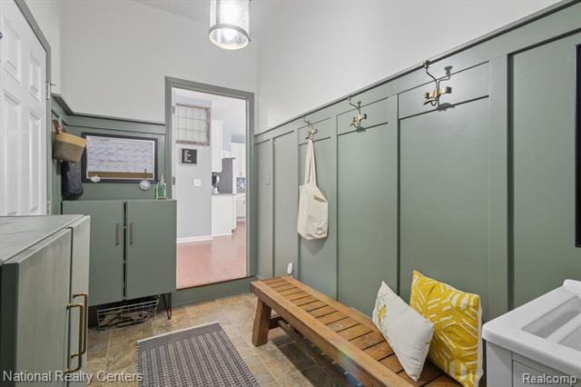 Builiding view twenty four for 27316 Victoria, Novi, MI. 48374