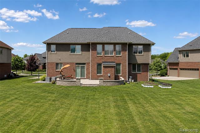 Builiding view eighty five for 47576 Valencia, Novi, MI. 48374