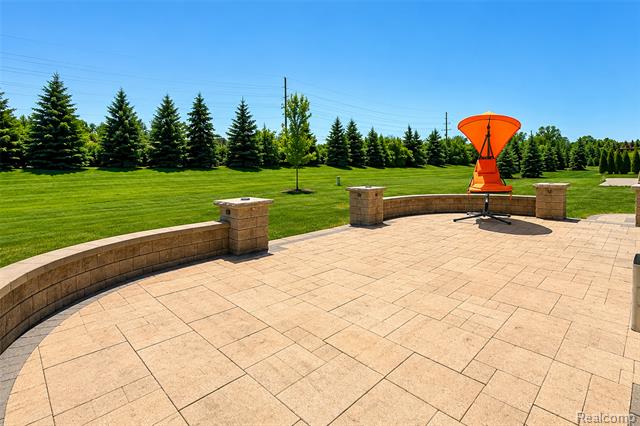 Builiding view eighty seven for 47576 Valencia, Novi, MI. 48374
