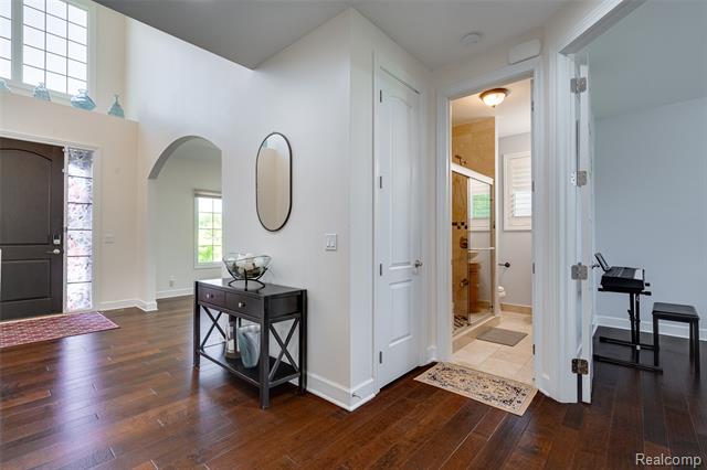 Builiding view forty three for 47576 Valencia, Novi, MI. 48374