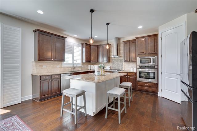 Builiding view twenty nine for 47576 Valencia, Novi, MI. 48374