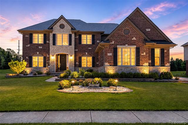 front view for 47576 Valencia Cir, Novi, Mi. 48374