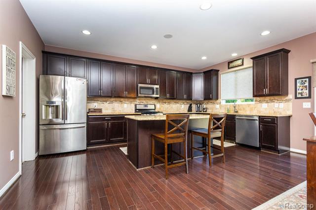 Builiding view eleven for 2110 Mayflower, Troy, MI. 48085