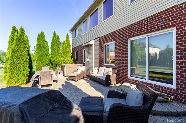 Builiding view forty two for 2110 Mayflower, Troy, MI. 48085