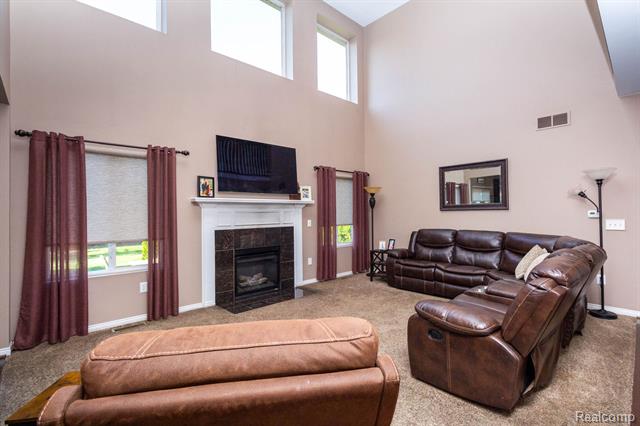Builiding view seven for 2110 Mayflower, Troy, MI. 48085