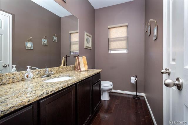 Builiding view thirty four for 2110 Mayflower, Troy, MI. 48085