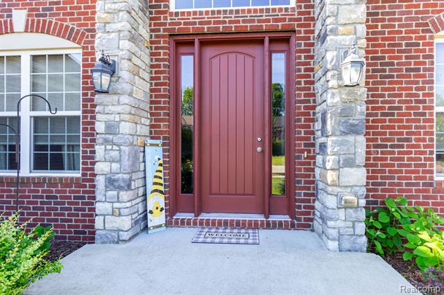 Builiding view three for 2110 Mayflower, Troy, MI. 48085