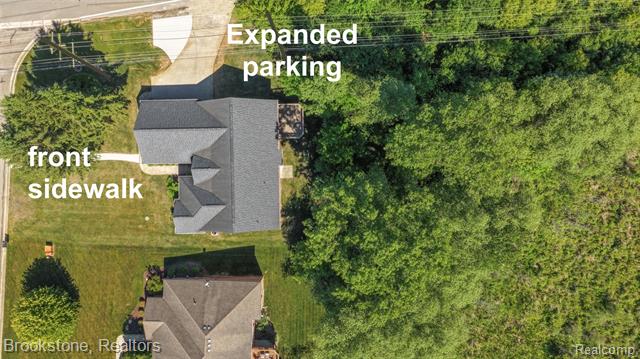 Builiding view eleven for 10295 Northridge, White Lake, MI. 48386