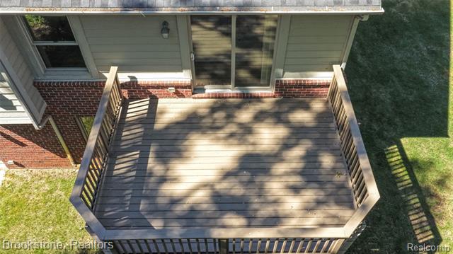 Builiding view five for 10295 Northridge, White Lake, MI. 48386