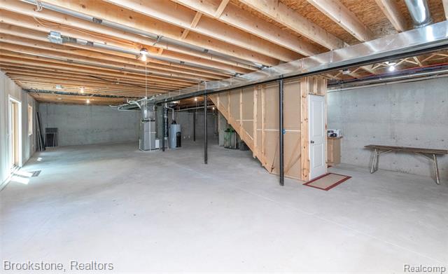 Builiding view forty five for 10295 Northridge, White Lake, MI. 48386