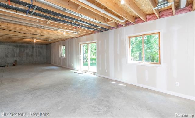 Builiding view forty seven for 10295 Northridge, White Lake, MI. 48386