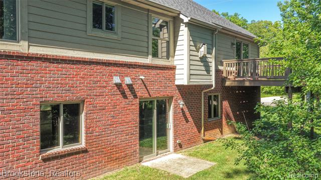 Builiding view six for 10295 Northridge, White Lake, MI. 48386