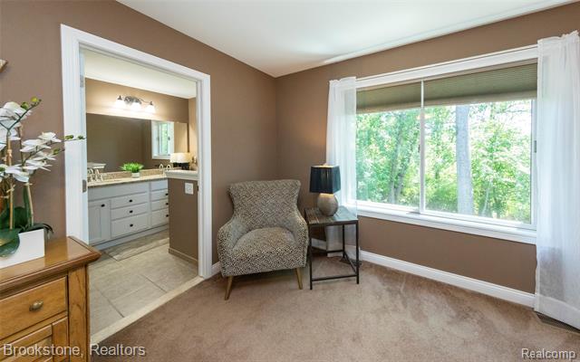 Builiding view thirty seven for 10295 Northridge, White Lake, MI. 48386
