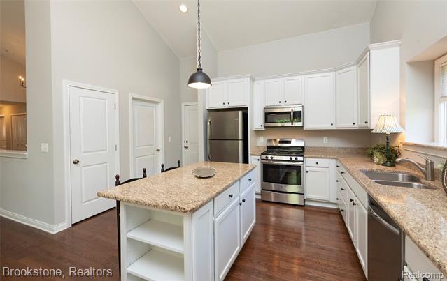 Builiding view twenty six for 10295 Northridge, White Lake, MI. 48386