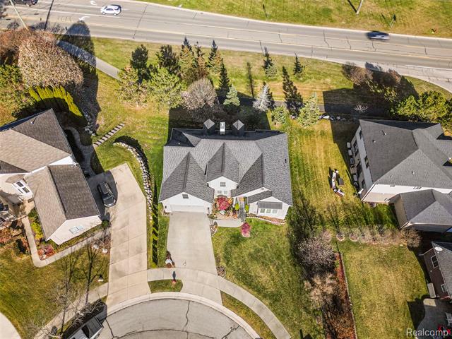 Builiding view two for 4489 Cedarhill, Auburn Hills, MI. 48326