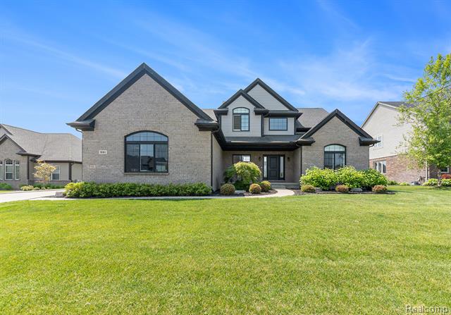 front view for 881 W Bay Shore Dr, Oxford, Mi. 48371