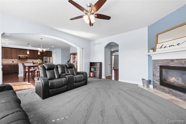 Builiding view eighteen for 801 Watersmeet, Oxford, MI. 48371