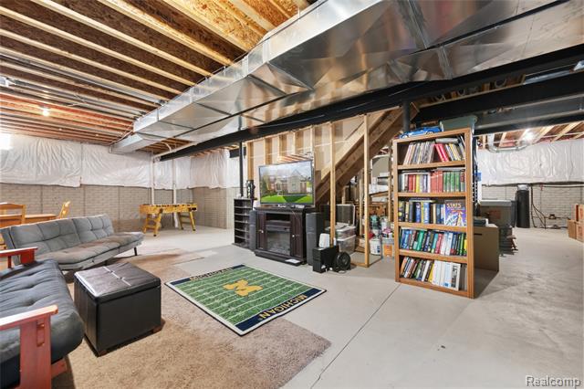 Builiding view forty two for 801 Watersmeet, Oxford, MI. 48371