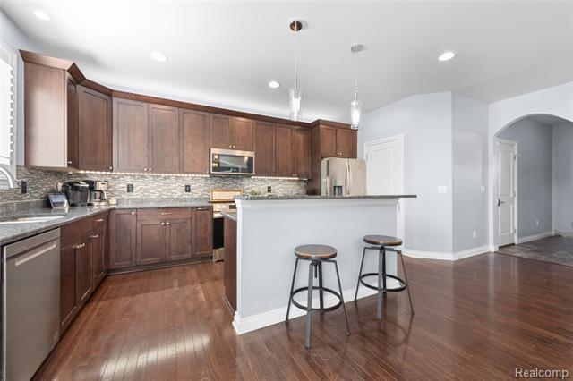 Builiding view thirteen for 801 Watersmeet, Oxford, MI. 48371