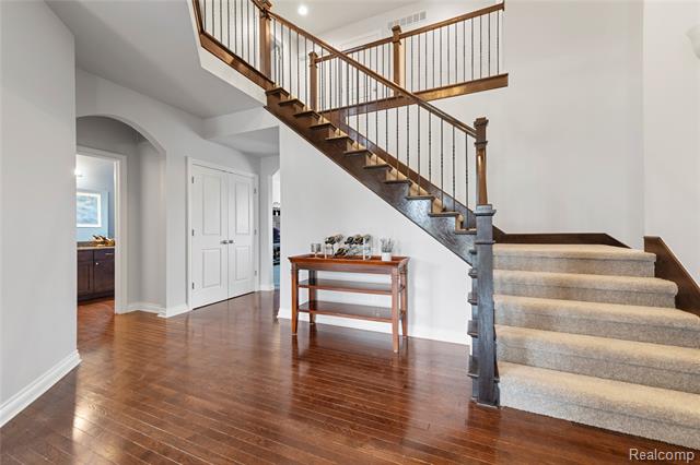 Builiding view twelve for 801 Watersmeet, Oxford, MI. 48371