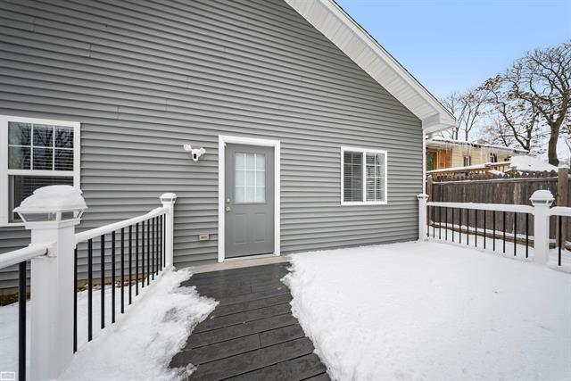 Builiding view twenty for 403 Voorheis, Pontiac, MI. 48341