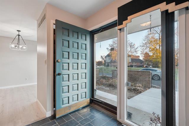 Builiding view one for 1525 S Hill, Bloomfield Hills, MI. 48304