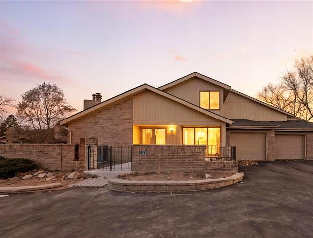 front view for 1525 S Hill Blvd, Bloomfield Hills, Mi. 48304