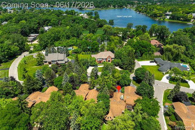 Builiding view fifty one for 3709 Wabeek Lake W, Bloomfield Hills, MI. 48302