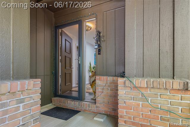 Builiding view five for 3709 Wabeek Lake W, Bloomfield Hills, MI. 48302