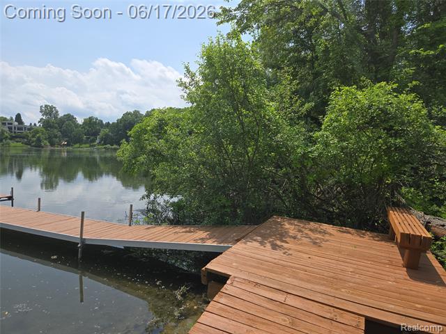 Builiding view forty three for 3709 Wabeek Lake W, Bloomfield Hills, MI. 48302