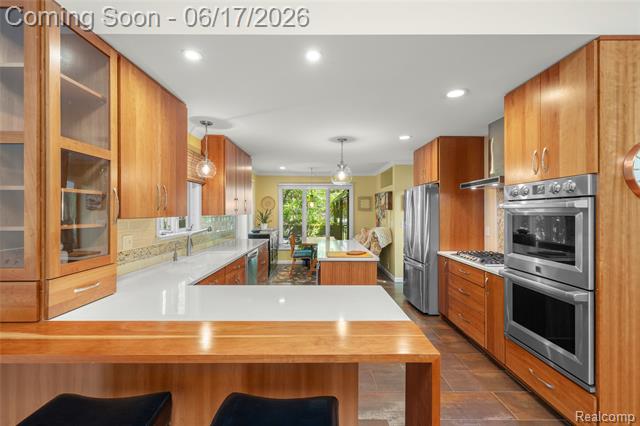 Builiding view fourteen for 3709 Wabeek Lake W, Bloomfield Hills, MI. 48302