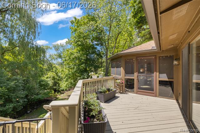 Builiding view nine for 3709 Wabeek Lake W, Bloomfield Hills, MI. 48302