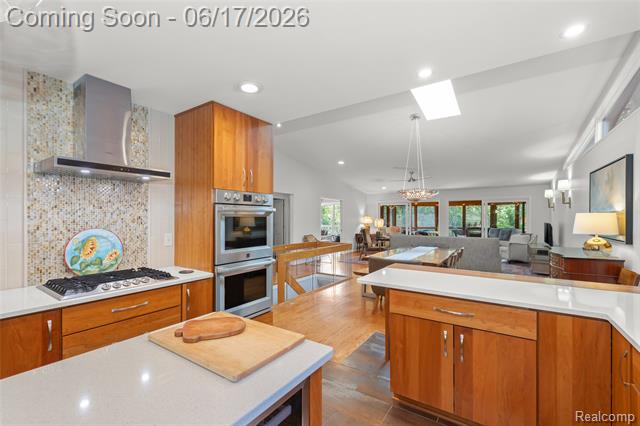 Builiding view nineteen for 3709 Wabeek Lake W, Bloomfield Hills, MI. 48302