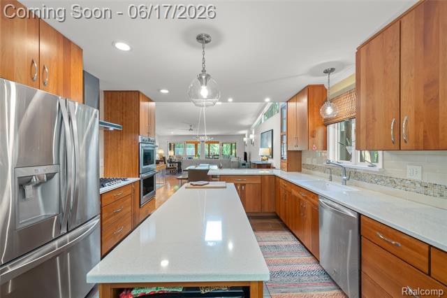 Builiding view seventeen for 3709 Wabeek Lake W, Bloomfield Hills, MI. 48302