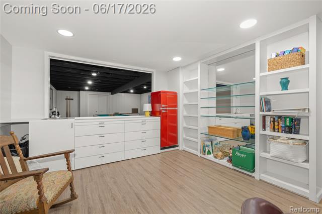 Builiding view thirty three for 3709 Wabeek Lake W, Bloomfield Hills, MI. 48302