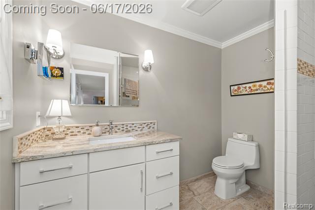Builiding view twenty seven for 3709 Wabeek Lake W, Bloomfield Hills, MI. 48302