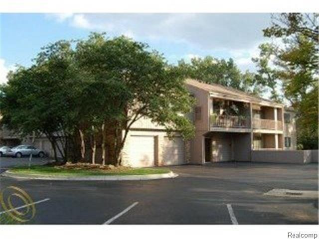 front view for 3855 Lone Pine Rd # 100, West Bloomfield, Mi. 48323