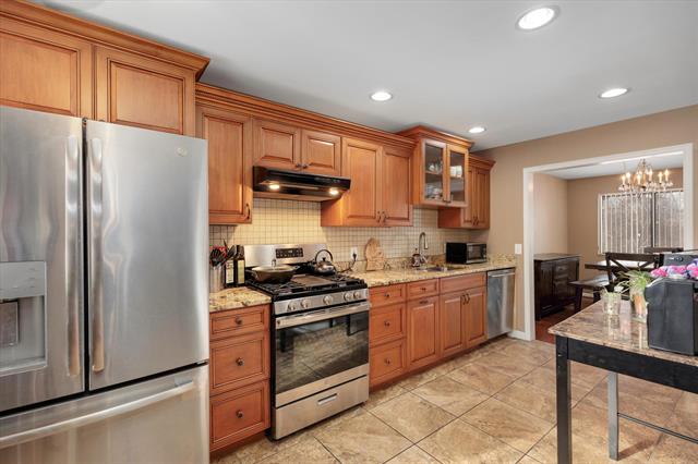 Builiding view eight for 4644 Laurel Club, West Bloomfield, MI. 48323